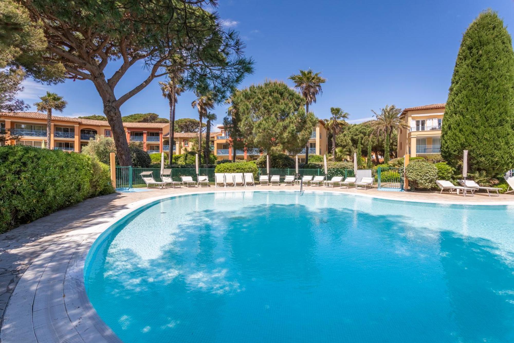 Residence Pierre & Vacances La Pinede Hyeres Exterior photo