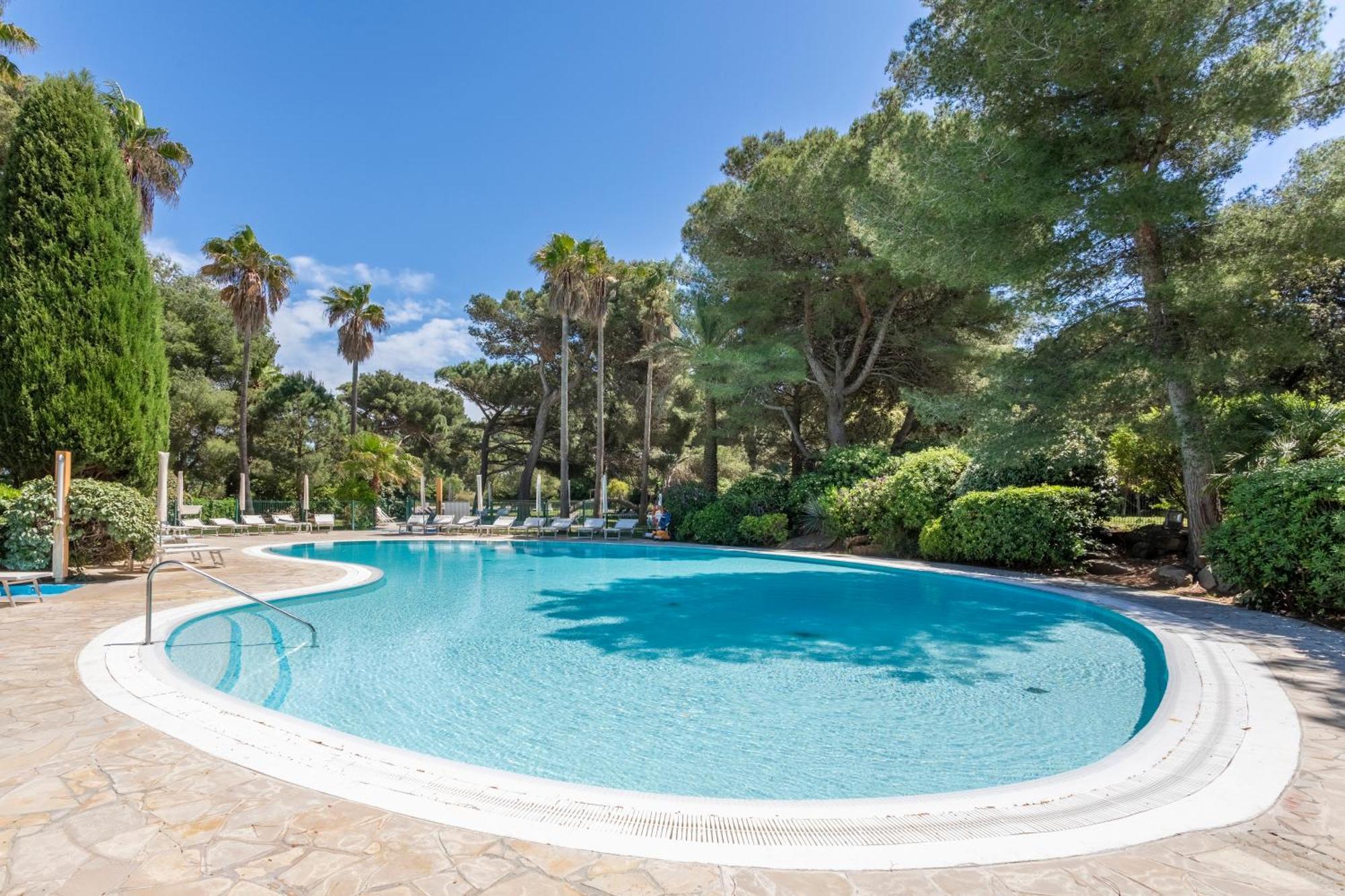Residence Pierre & Vacances La Pinede Hyeres Exterior photo