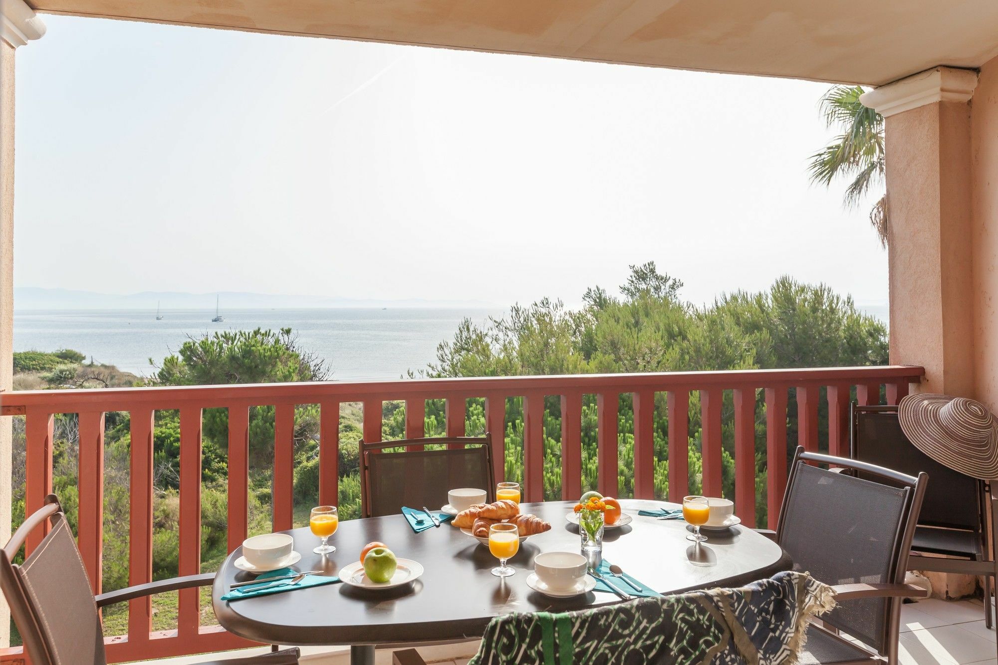 Residence Pierre & Vacances La Pinede Hyeres Exterior photo